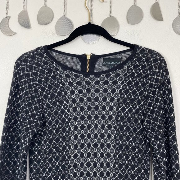 Cynthia Rowley Woman's Sz S Gray and Black Geometric Print Sweater Dress Winter - Picture 2 of 7